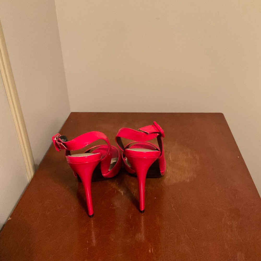 Shoes - Picture 4 of 4